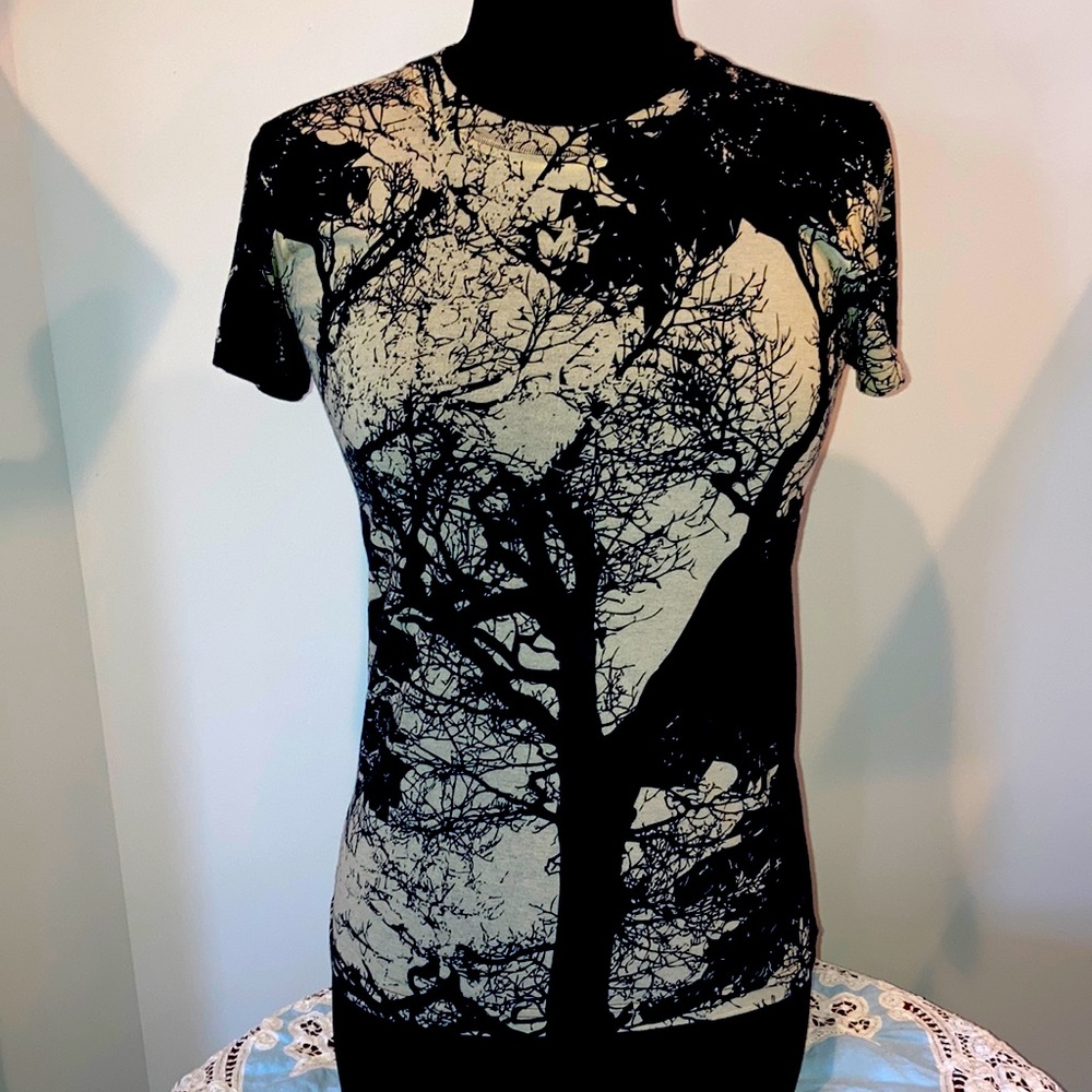 AA Classic Girl Tree Shirt